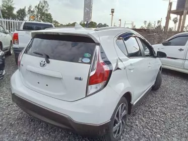 Honda Aqua hybrid
