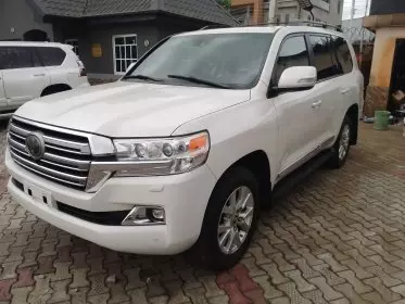 Toyota Land Cruiser V8