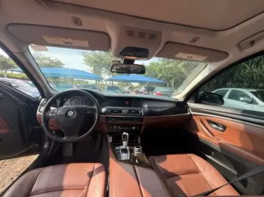 BMW 528i