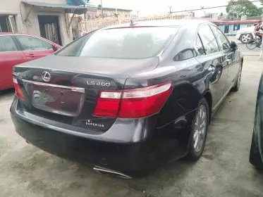 Lexus LS 460
