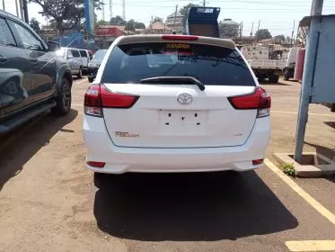 Toyota Fielder 