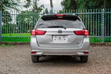 Toyota Fielder 