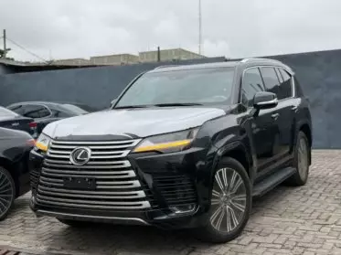 Lexus LX 600