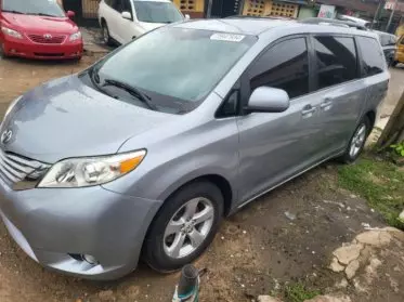 Toyota Sienna