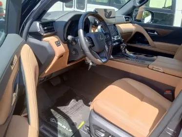 Lexus LX 600