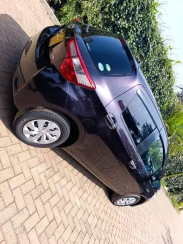 Toyota vitz hybrid