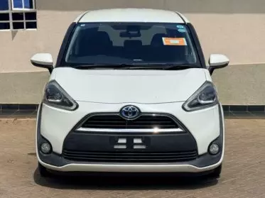 Toyota Sienta Hybrid