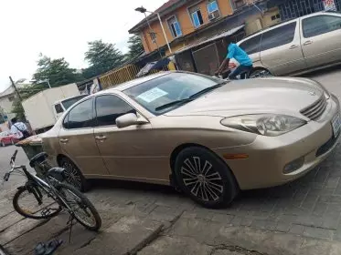 Lexus ES