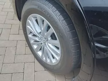 Toyota Crown Royal saloon Hybrid
