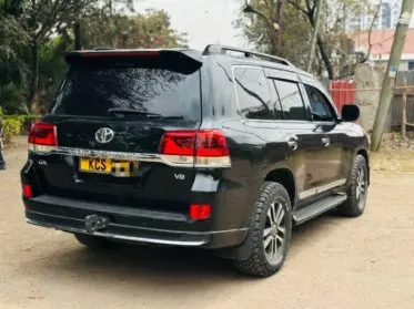 Toyota Landcruiser  V8