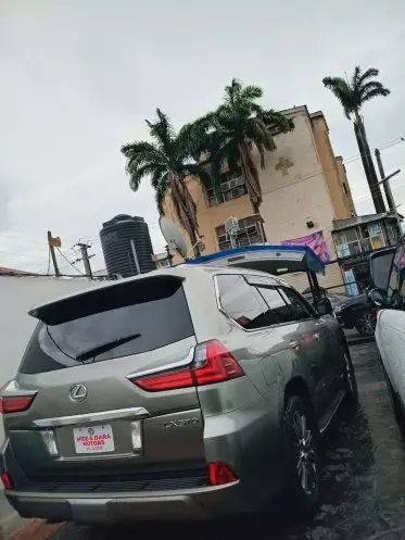 Lexus LX 570