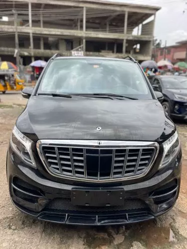 Mercedes-Benz V 250