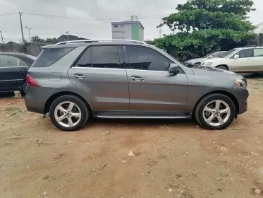 Mercedes-Benz 350