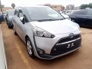 Toyota Sienta Hybrid 