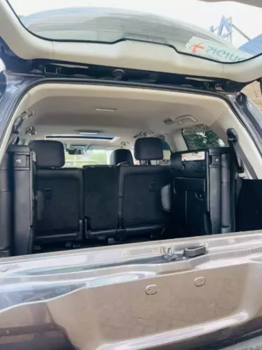 Toyota  Land Cruiser VXR V8