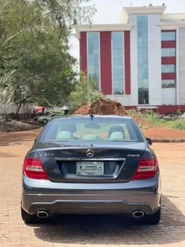 Mercedes-Benz C 300