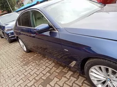BMW 523