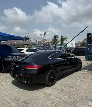 Mercedes-Benz C 300