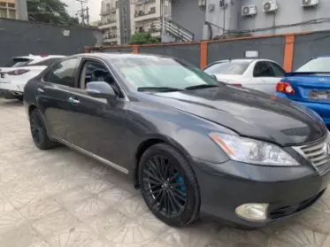 Lexus ES