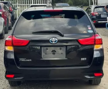 Toyota Fielder hybrid