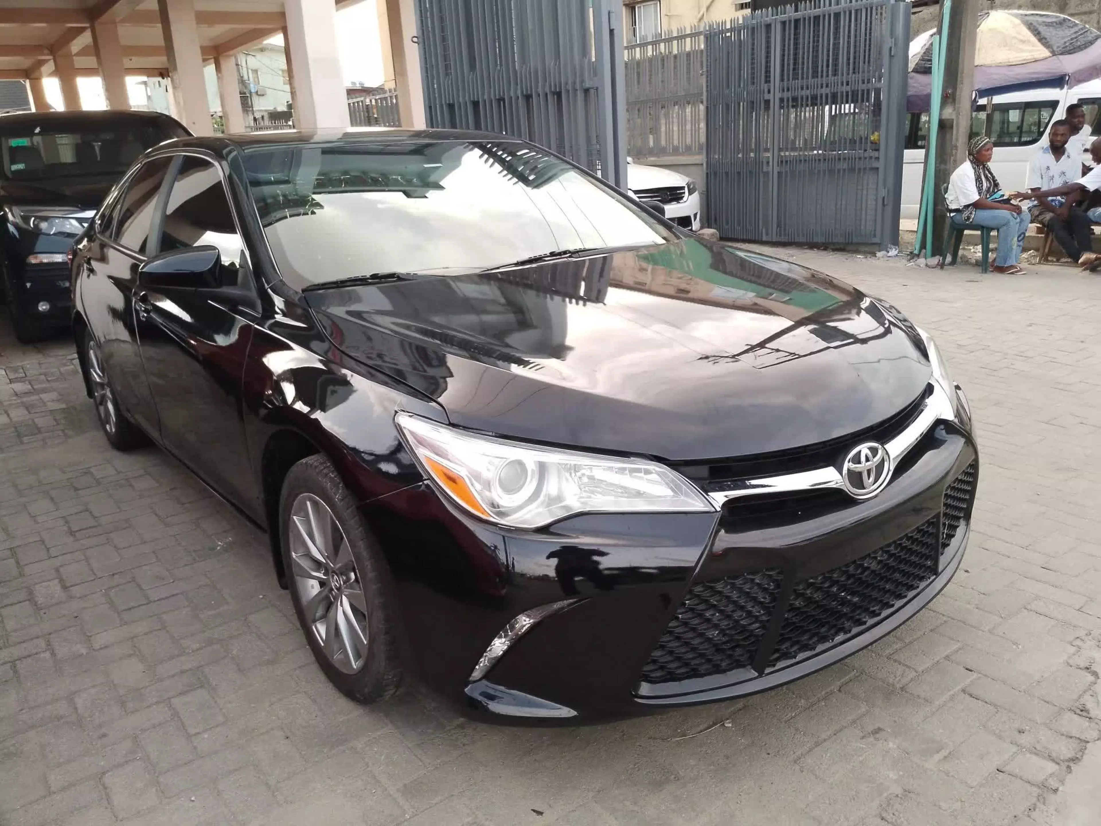 Toyota Camry - 2017