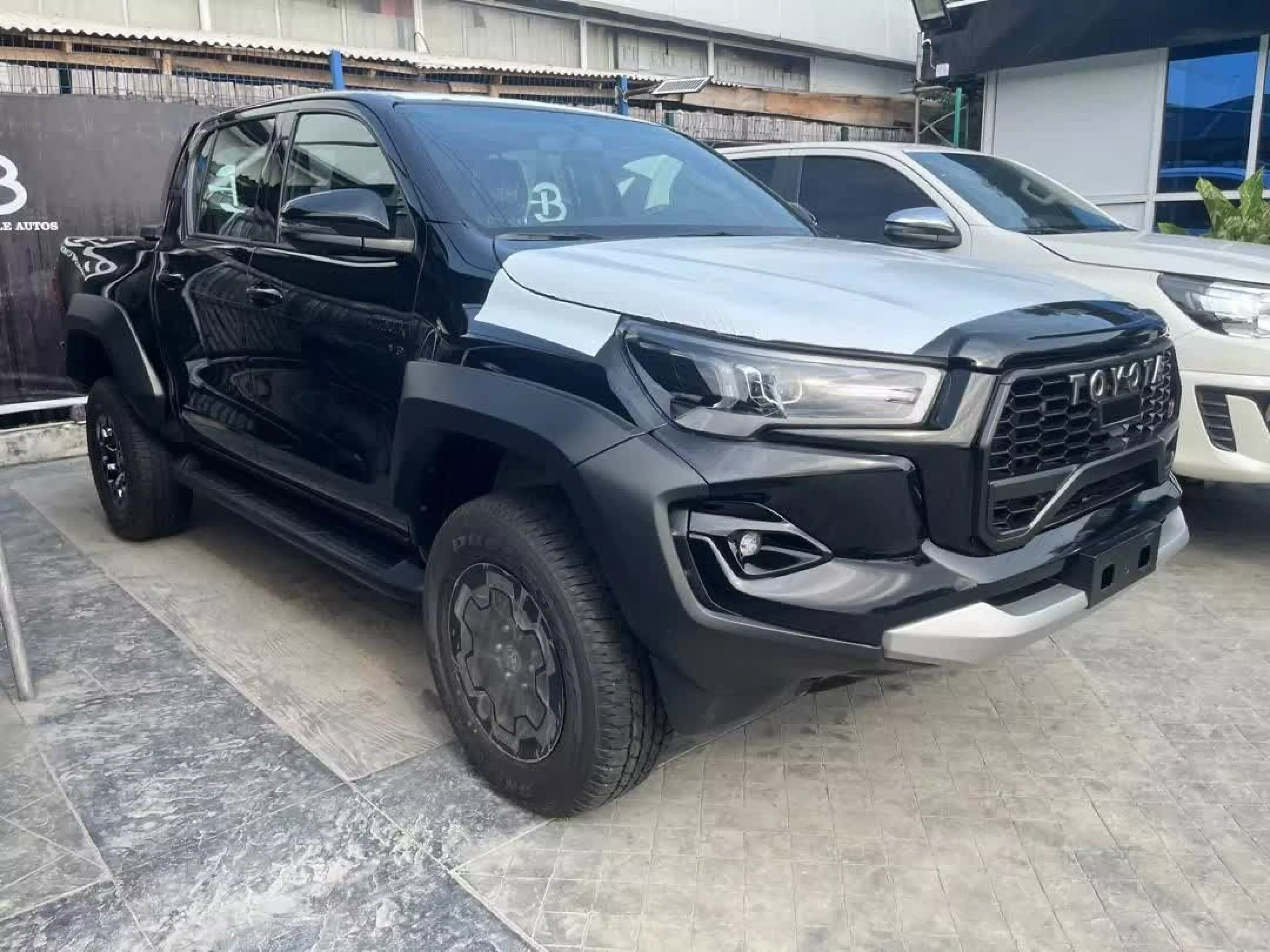 Toyota Hilux  - 2024