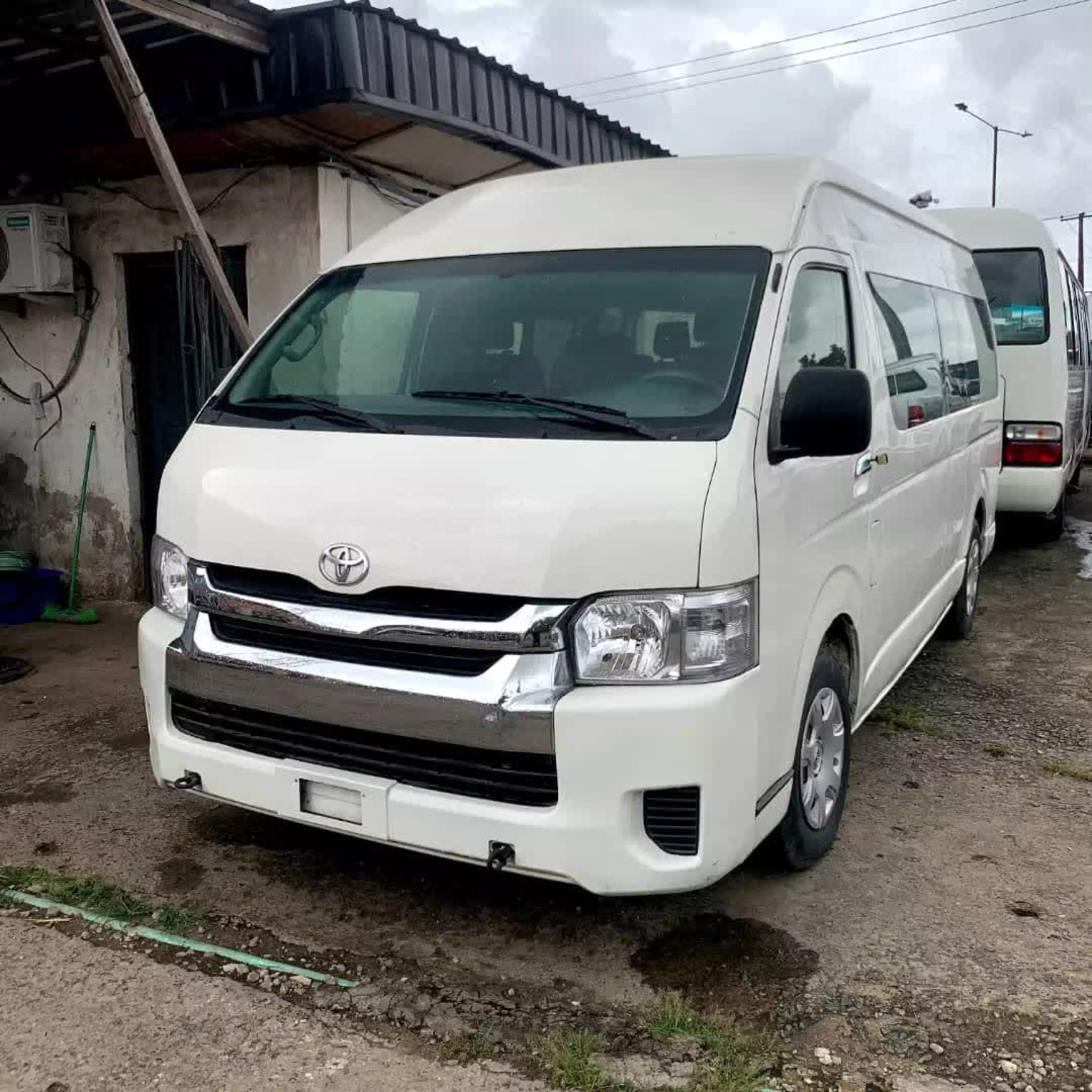 Toyota Hiace - 2016