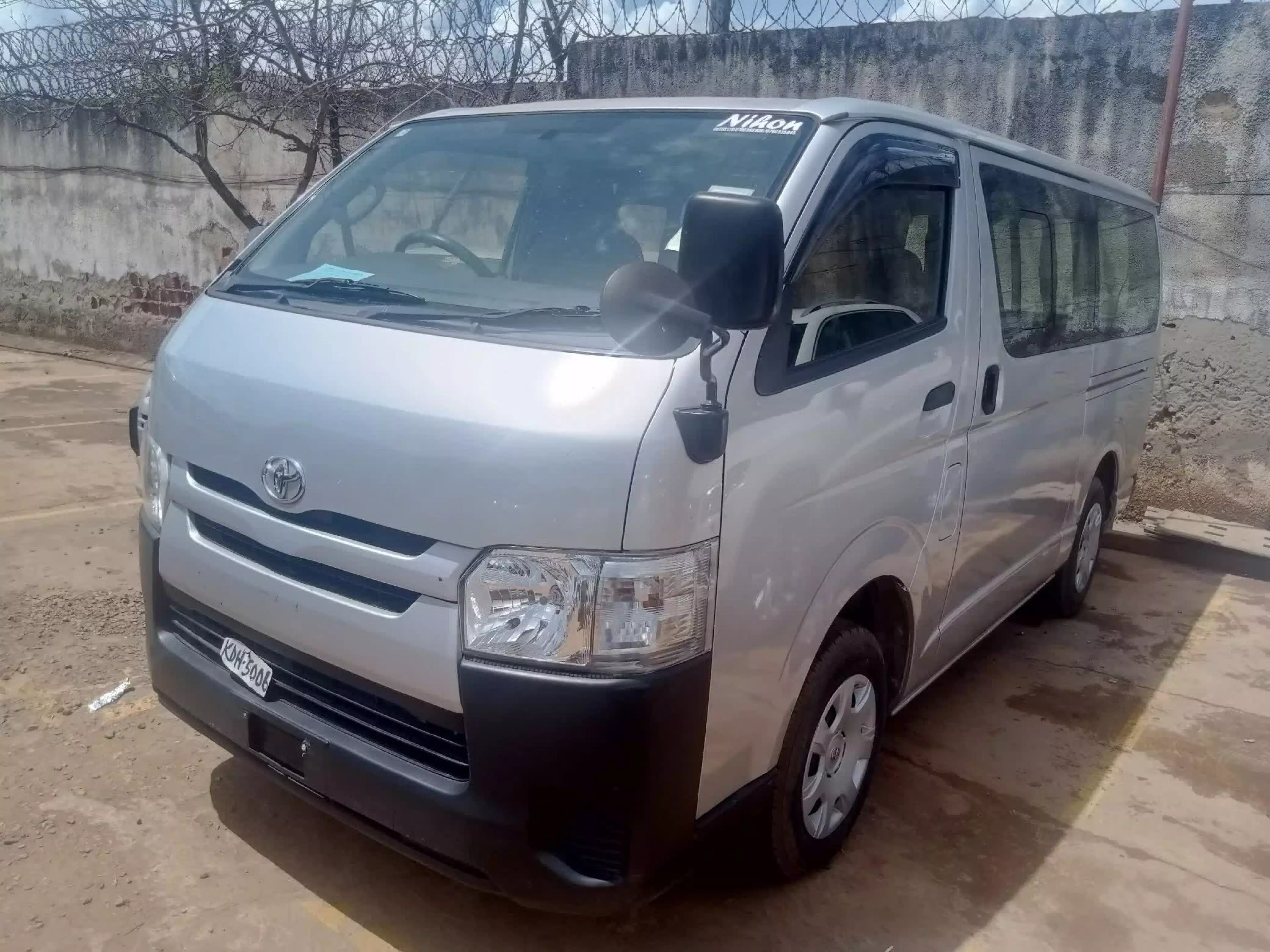 Toyota Hiace  - 2014