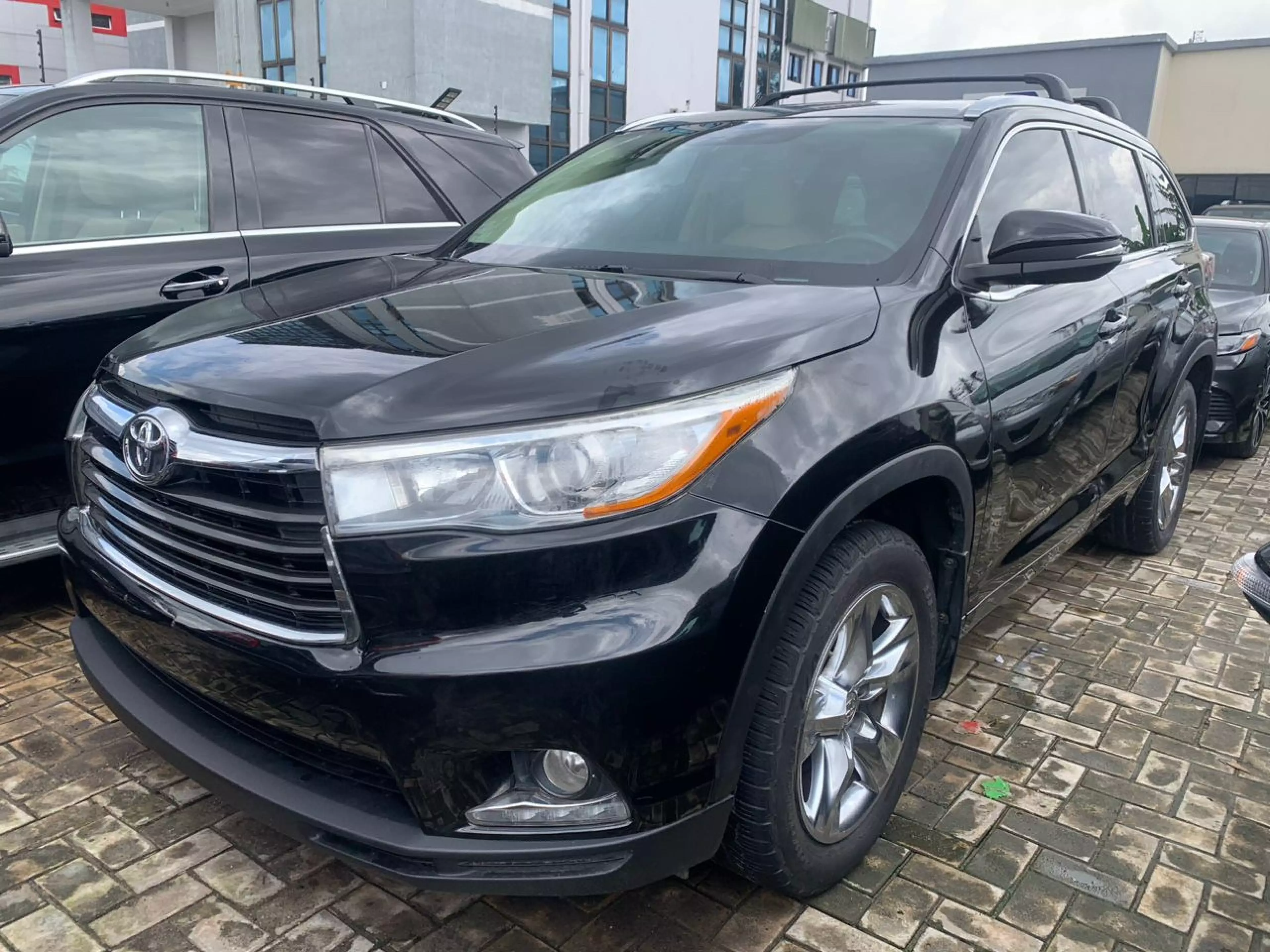 Toyota Highlander - 2015