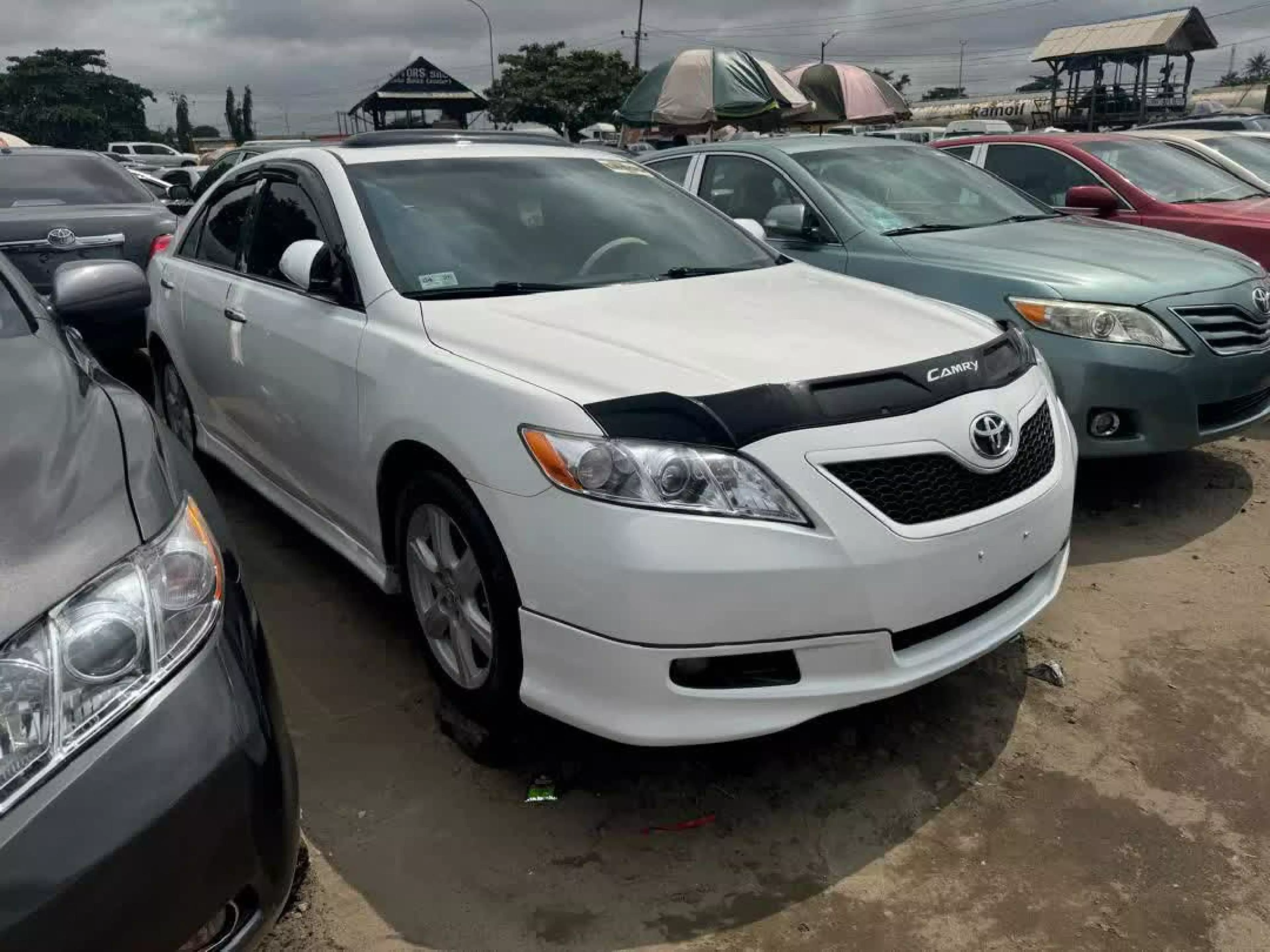 Toyota Camry  - 2009