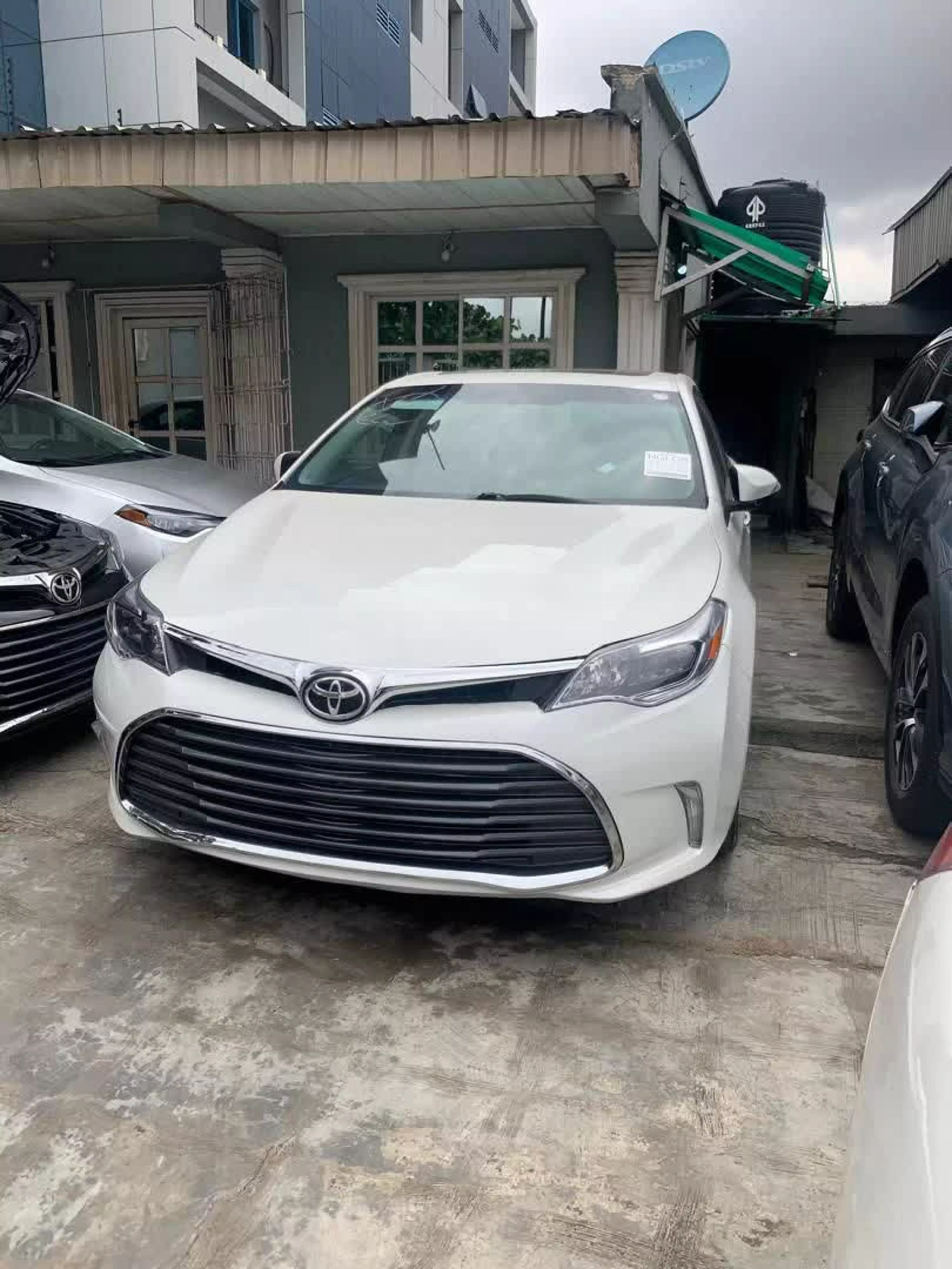 Toyota Avalon  - 2014