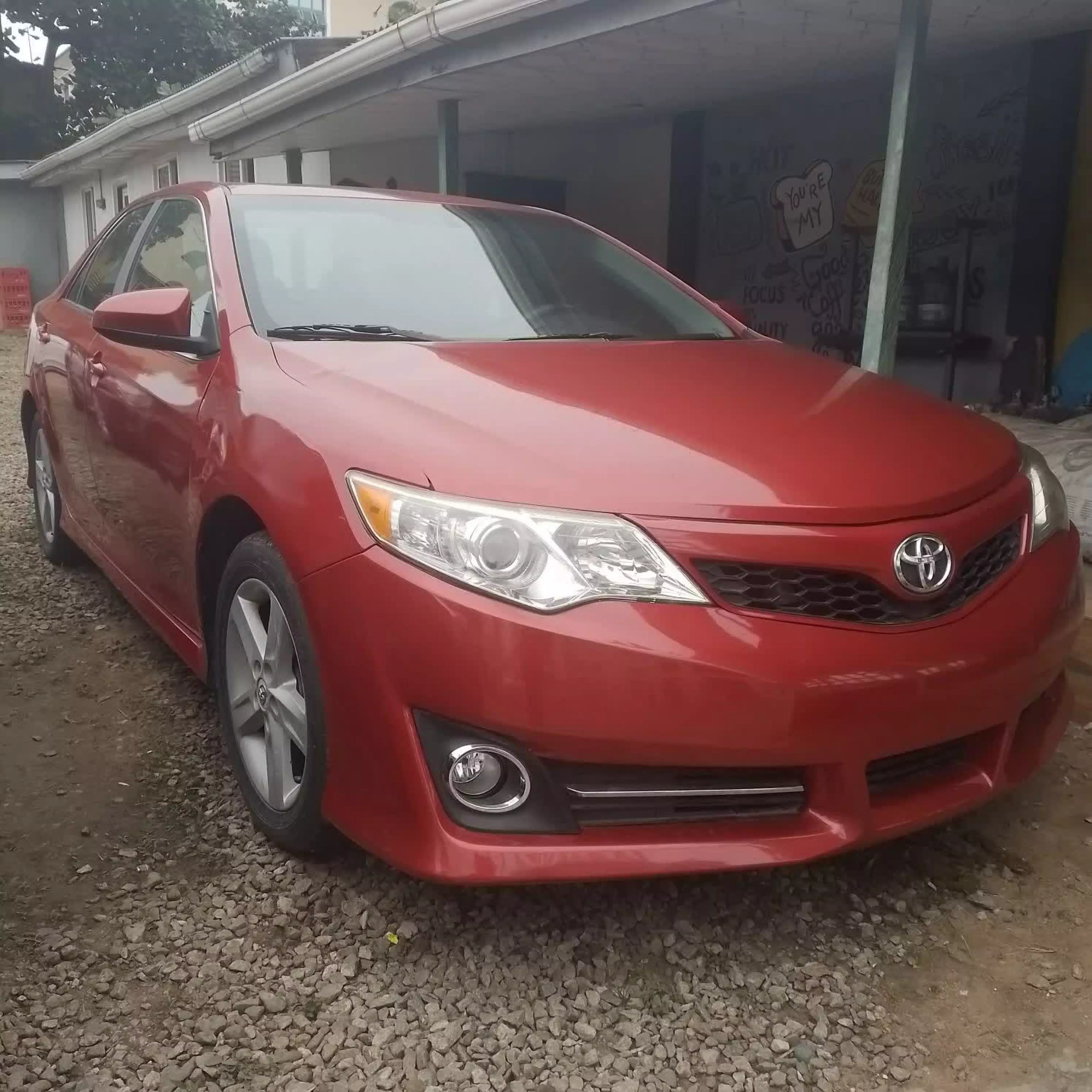 Toyota Camry - 2012