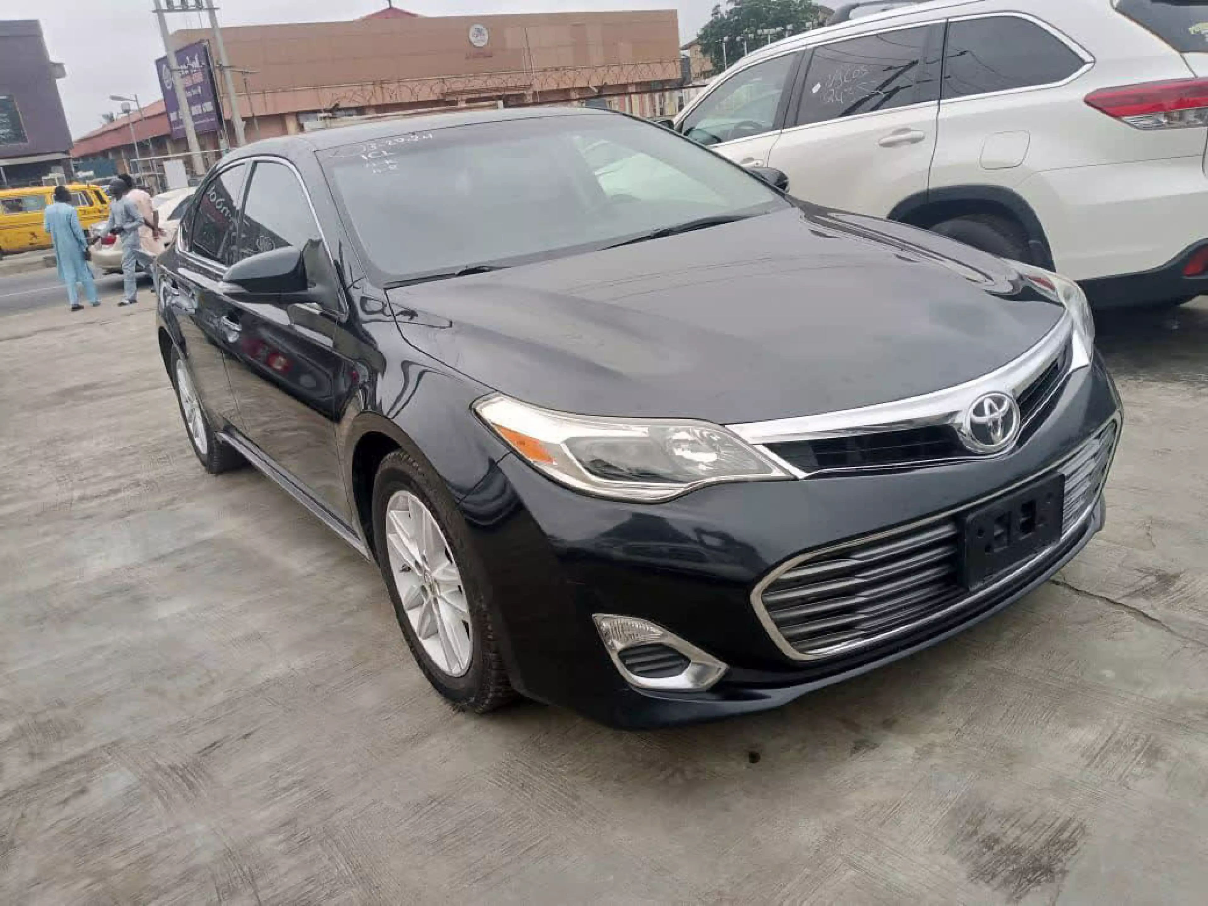 Toyota Avalon - 2015