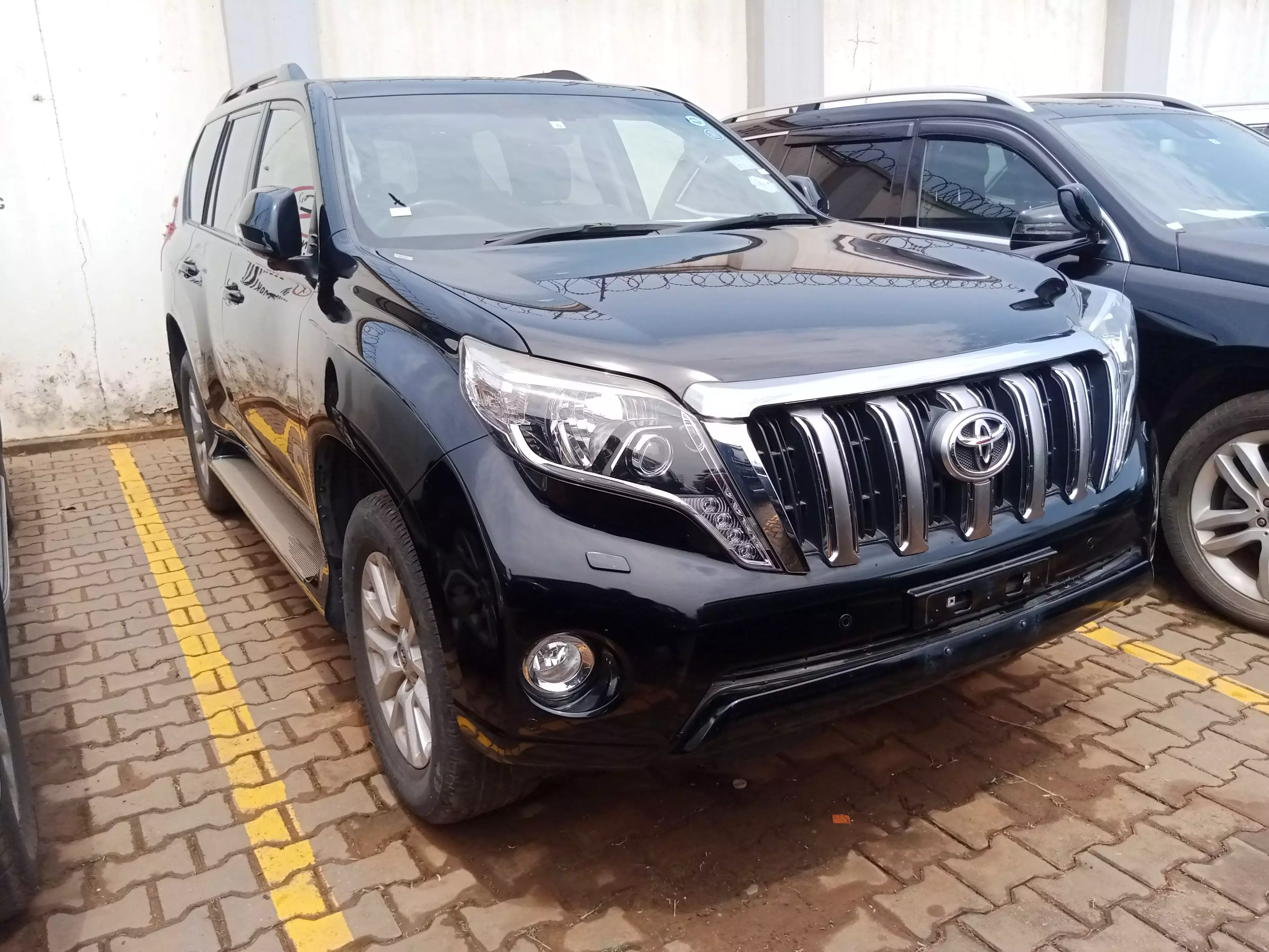 Toyota Landcruiser Prado - 2016