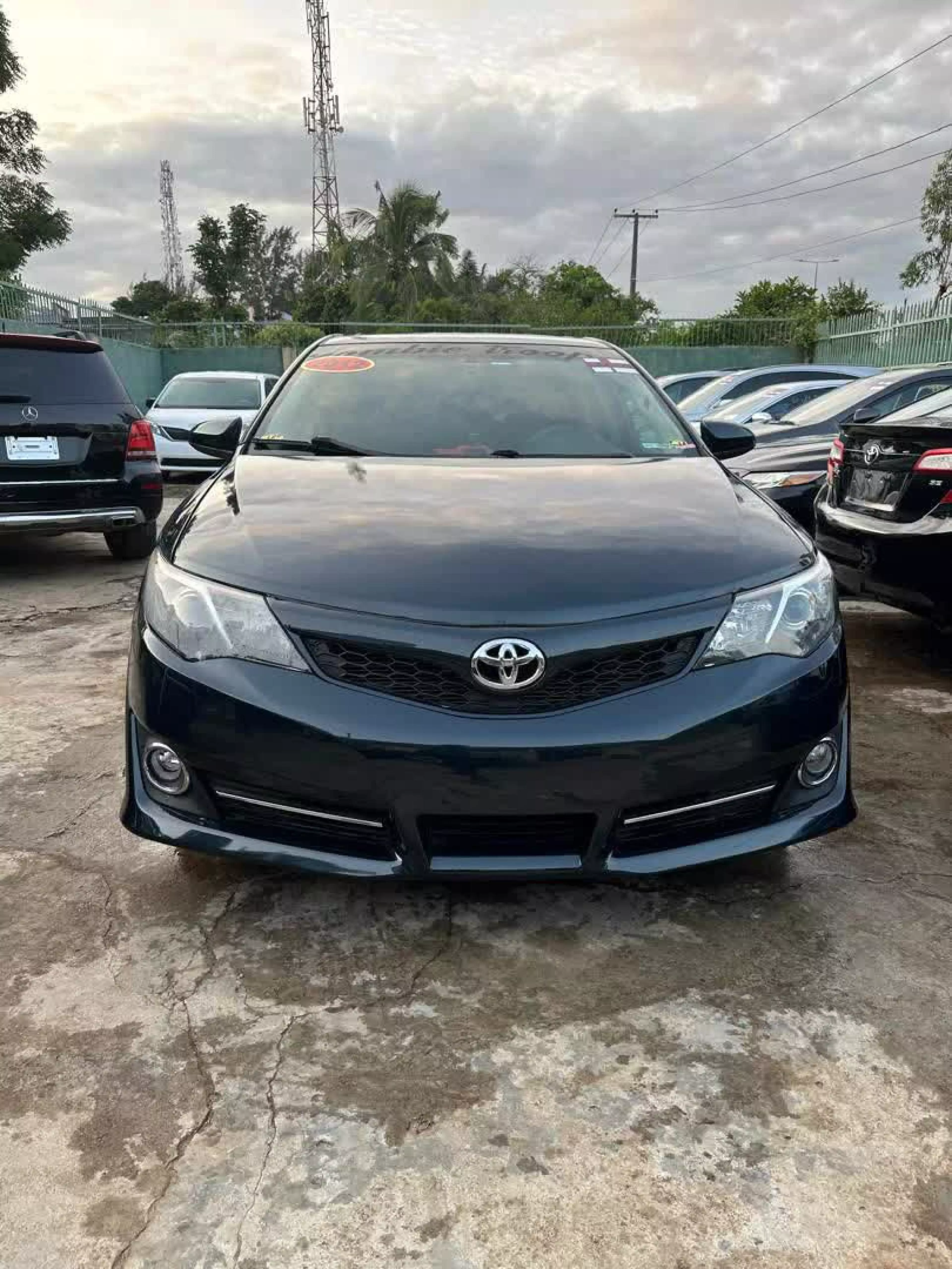 Toyota Camry - 2012