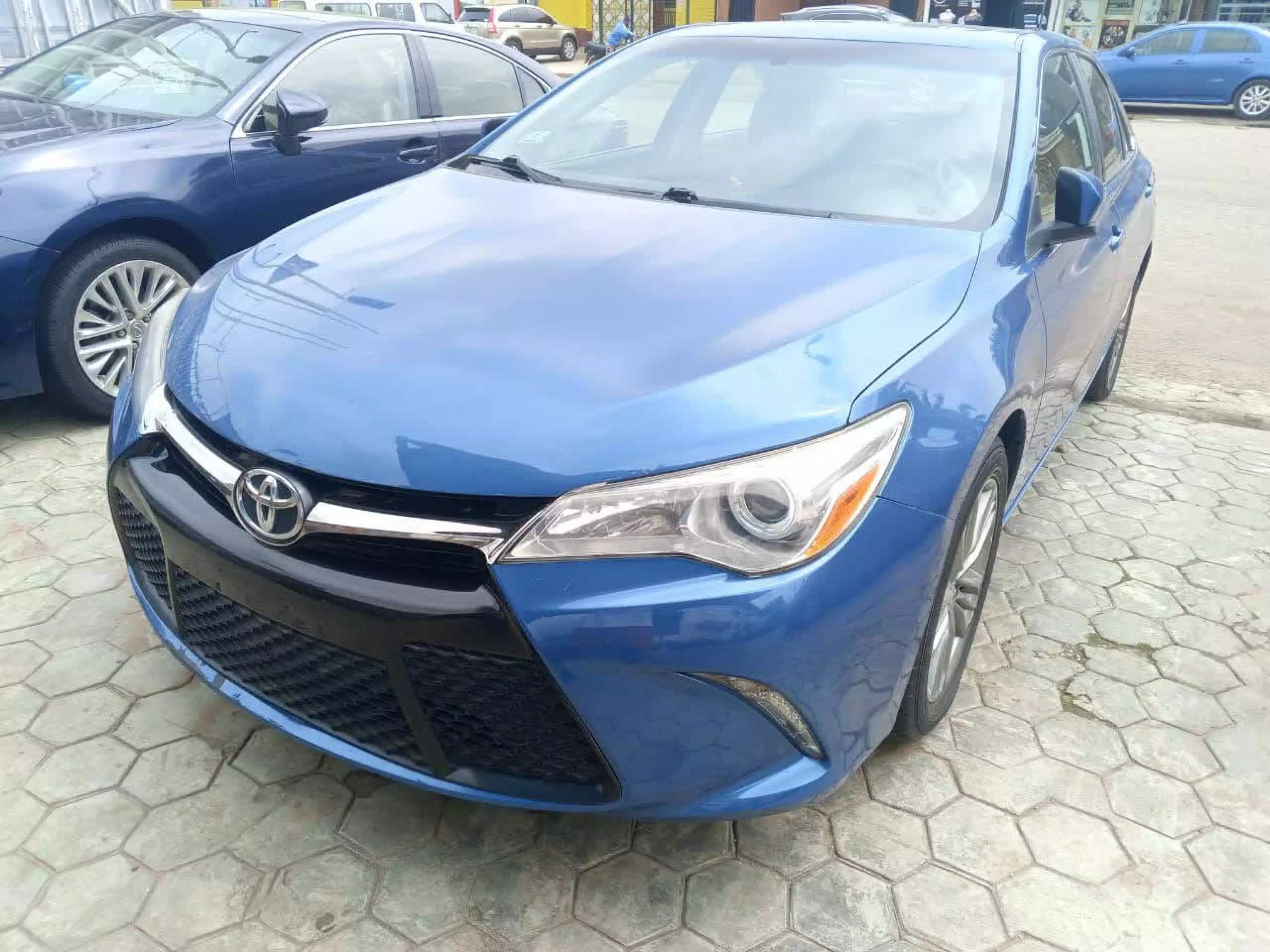 Toyota Camry  - 2017