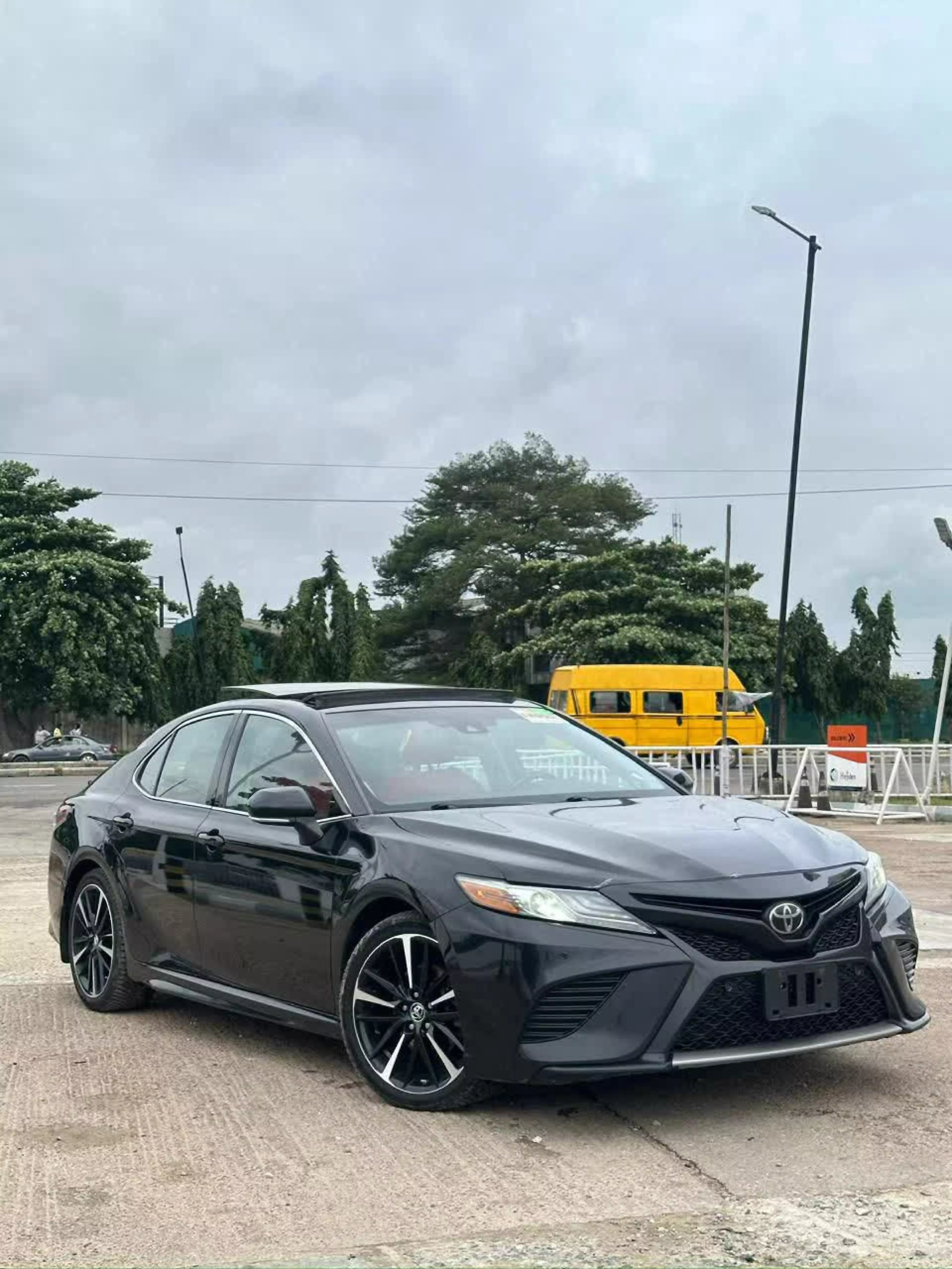 Toyota Camry  - 2018