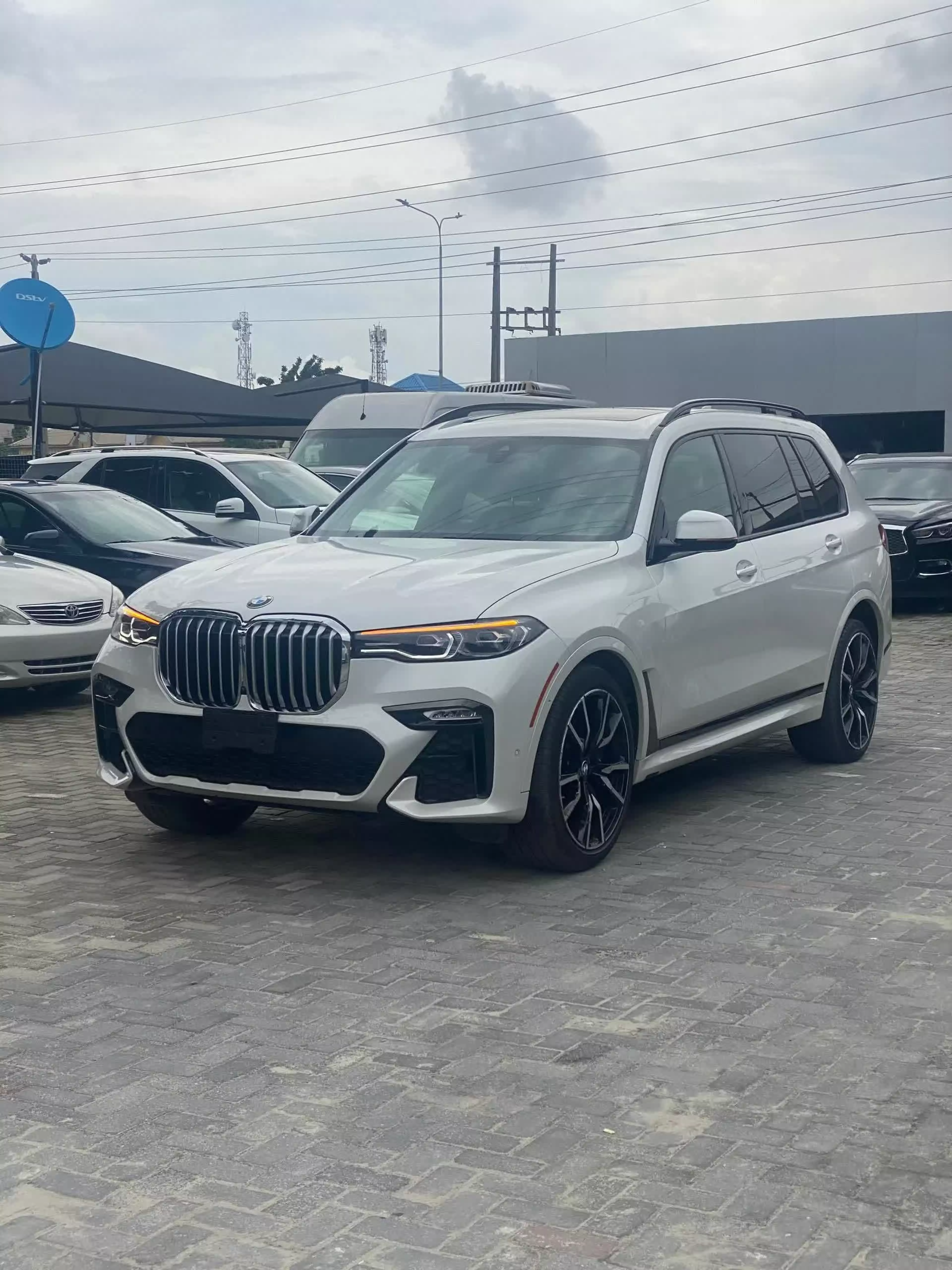 BMW X7  - 2021