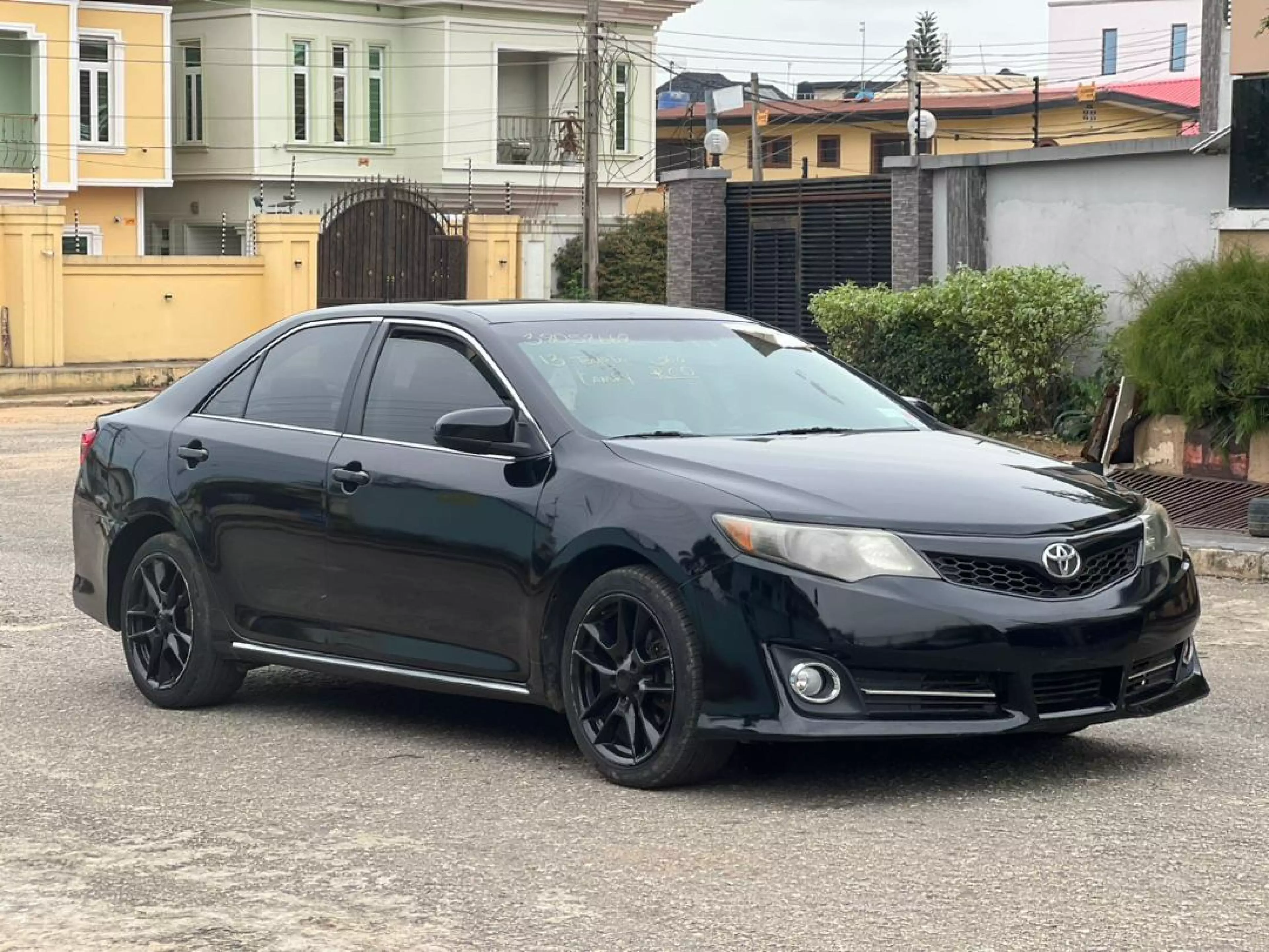 Toyota Camry  - 2013