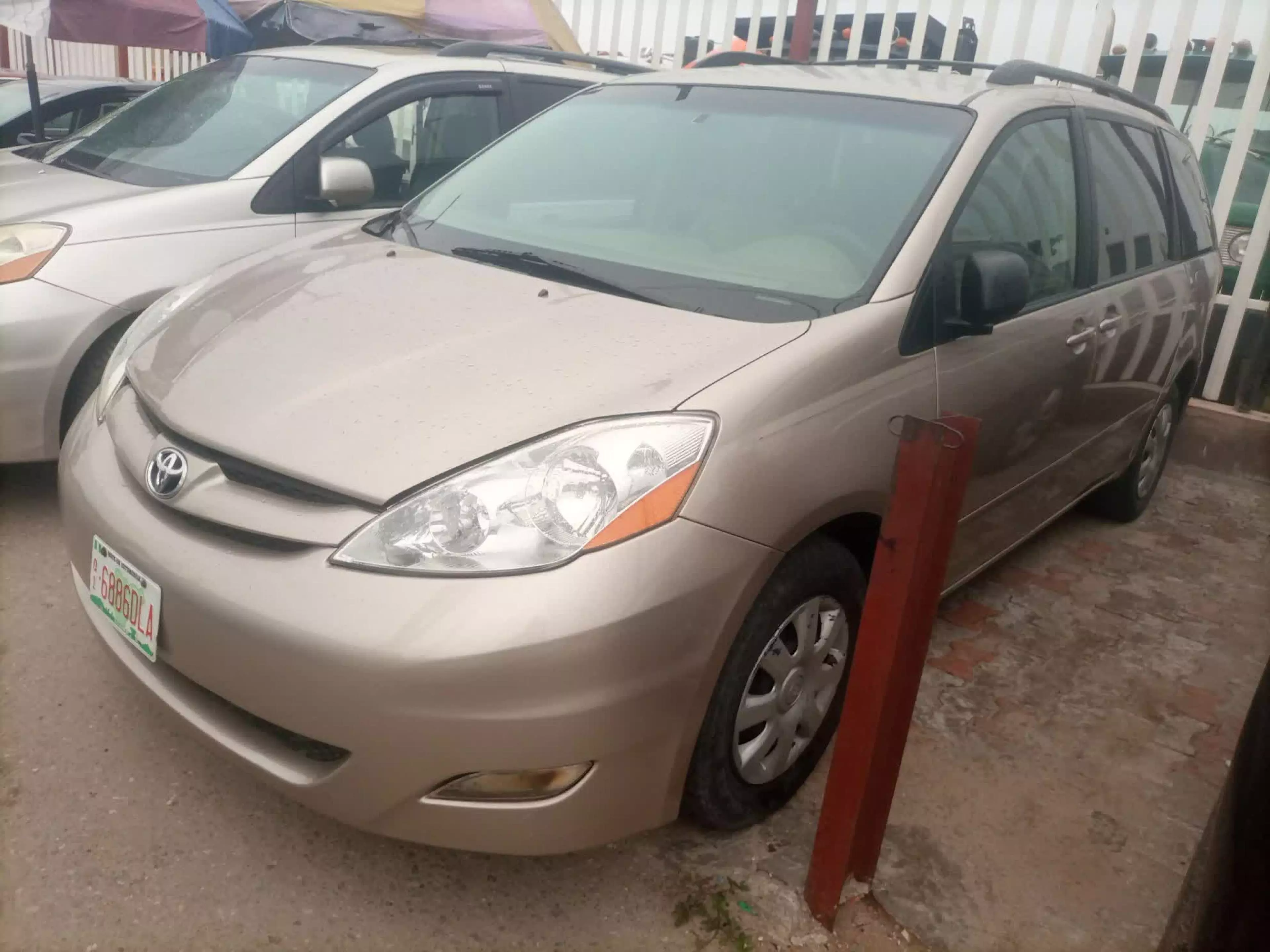 Toyota Sienna - 2009