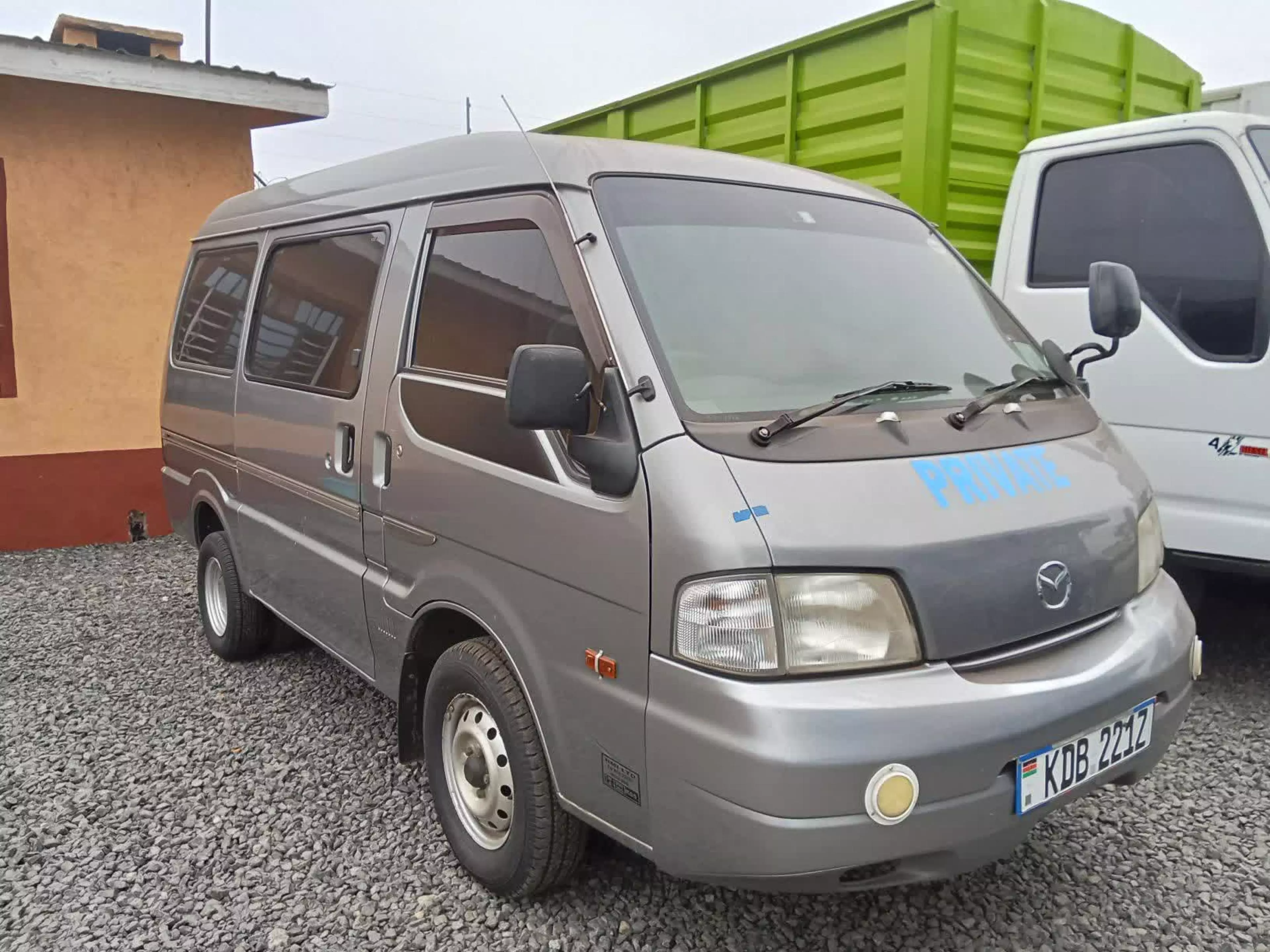 Mazda Bongo  - 2013