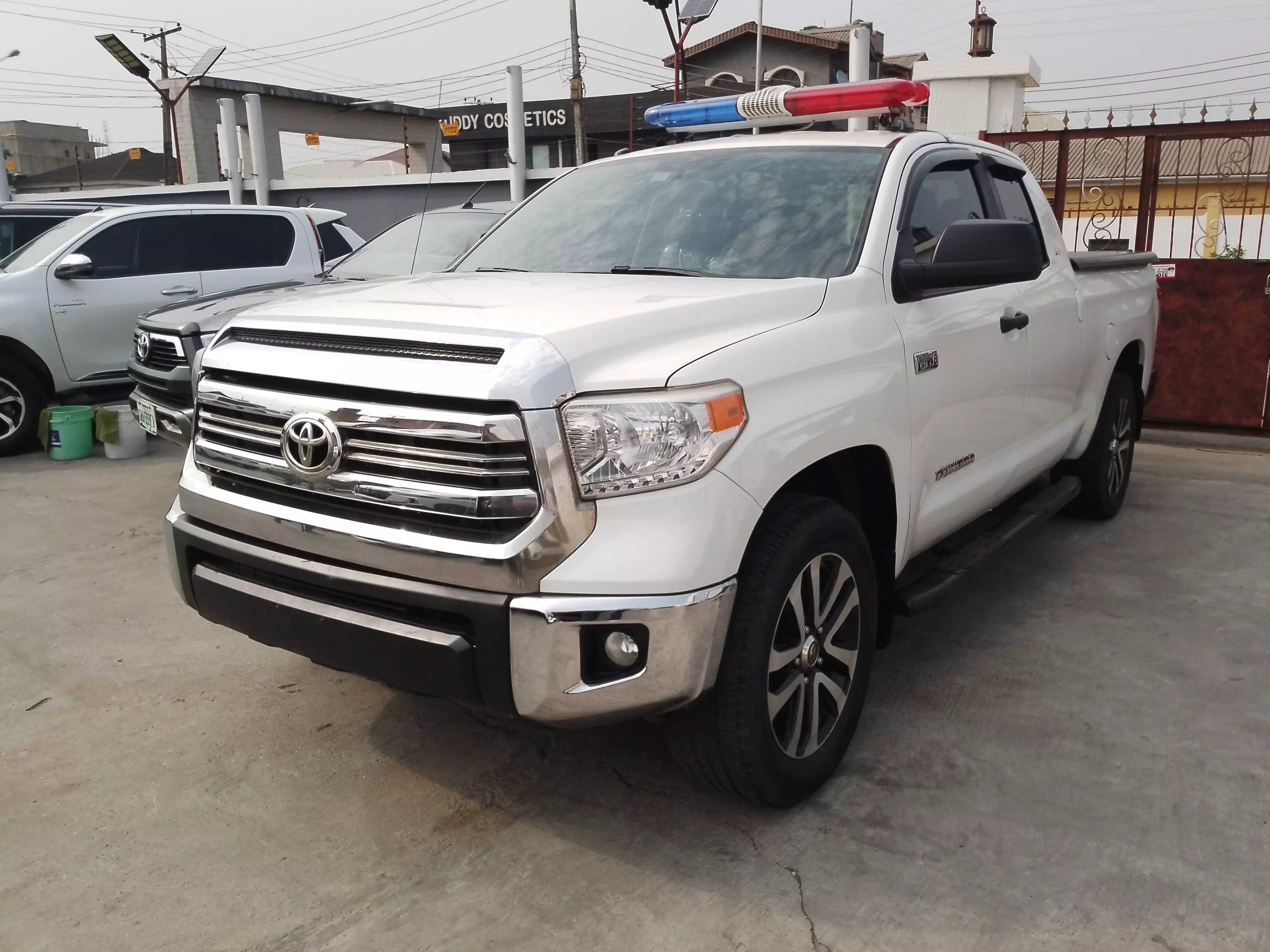 Toyota Tundra - 2017