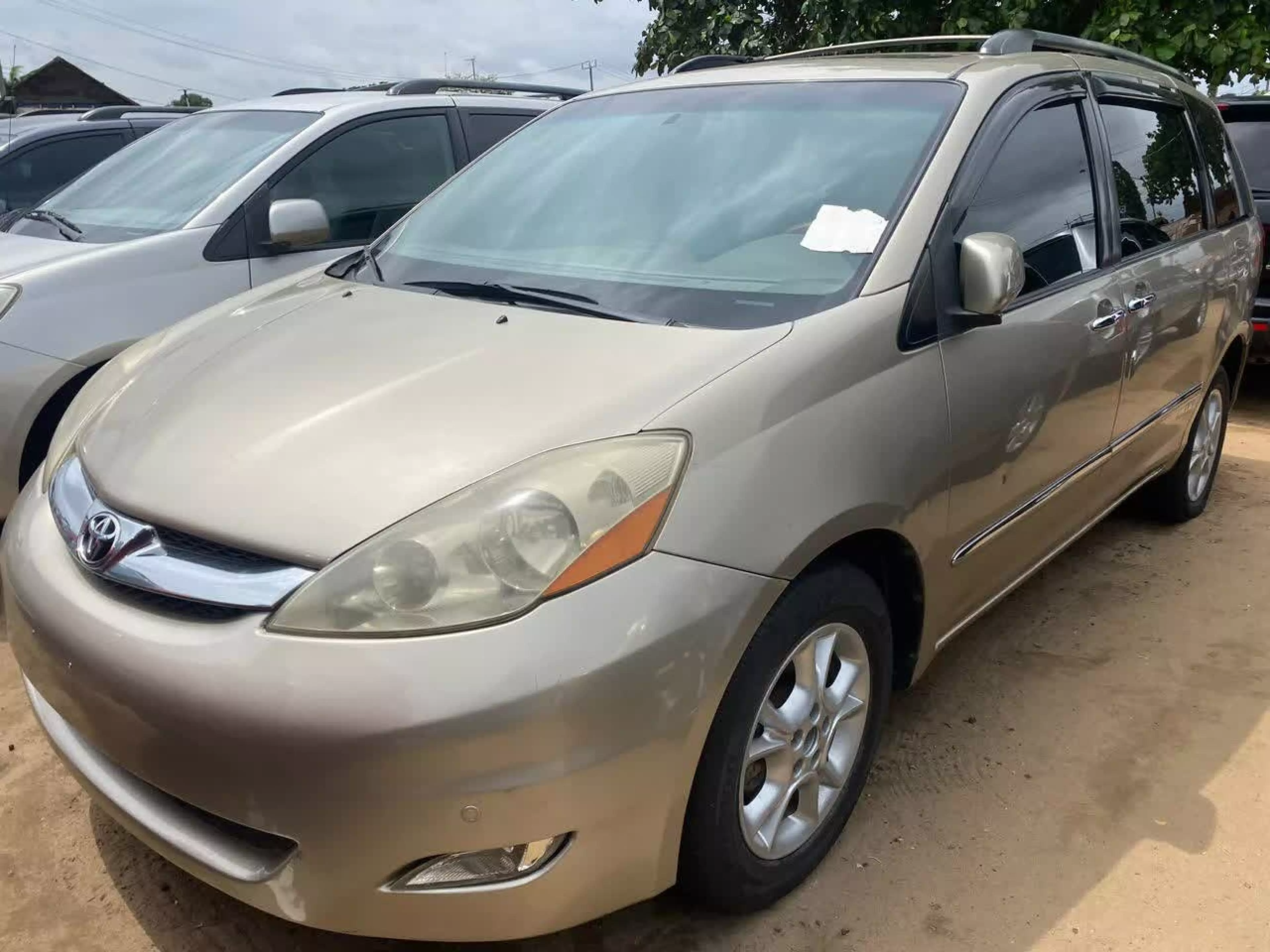 Toyota Sienna  - 2006