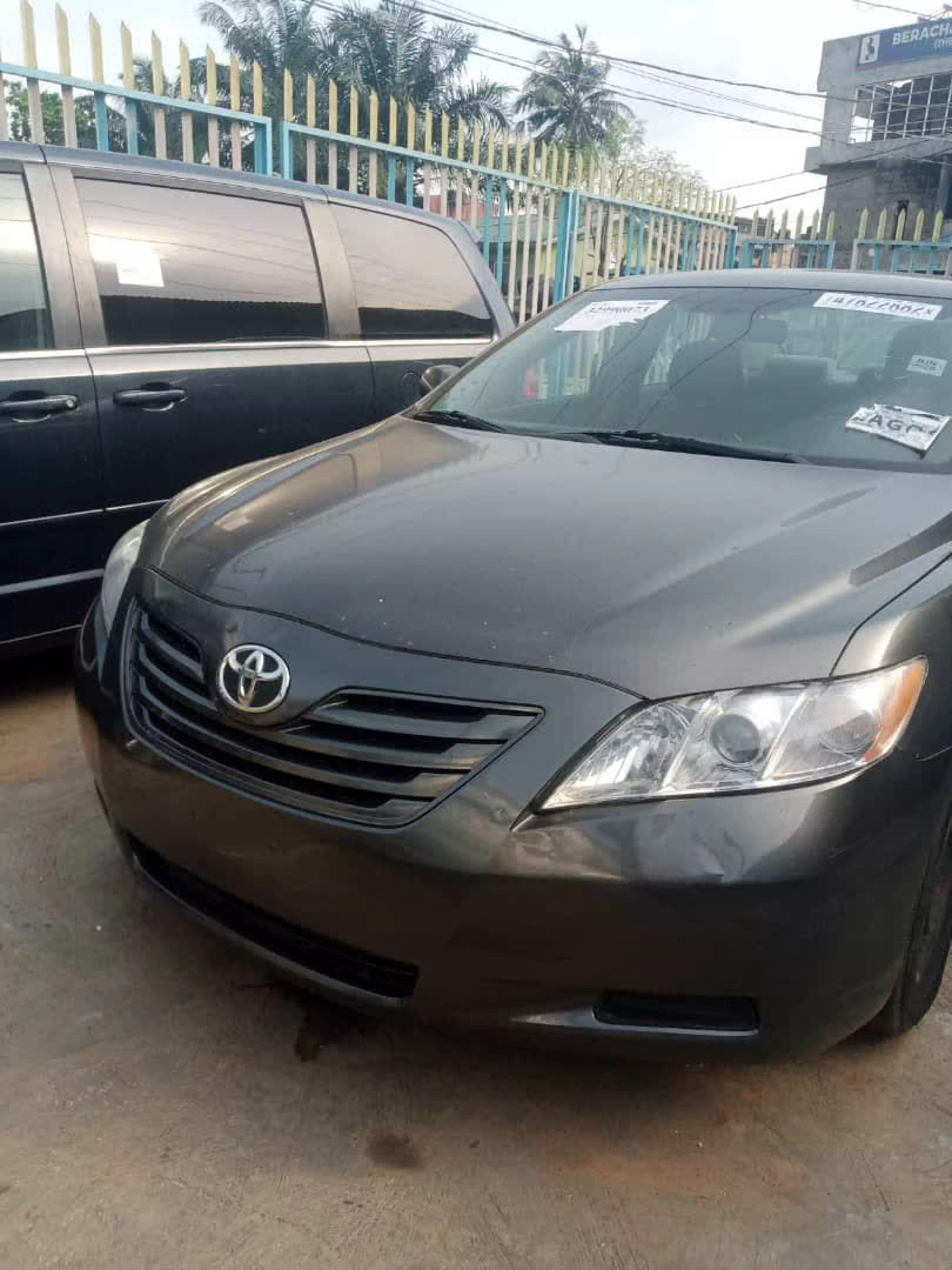 Toyota Camry  - 2009