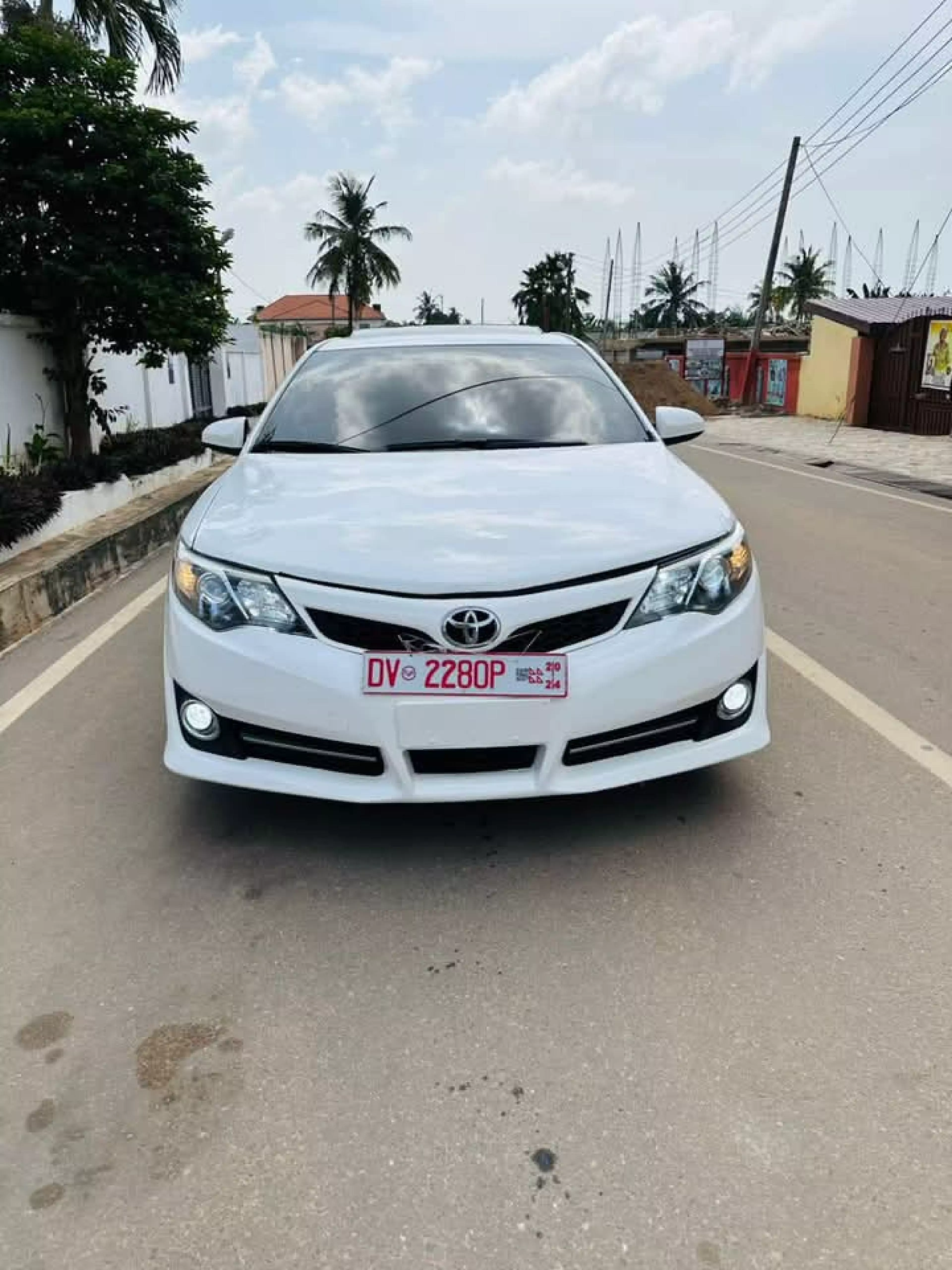 Toyota Camry  - 2014