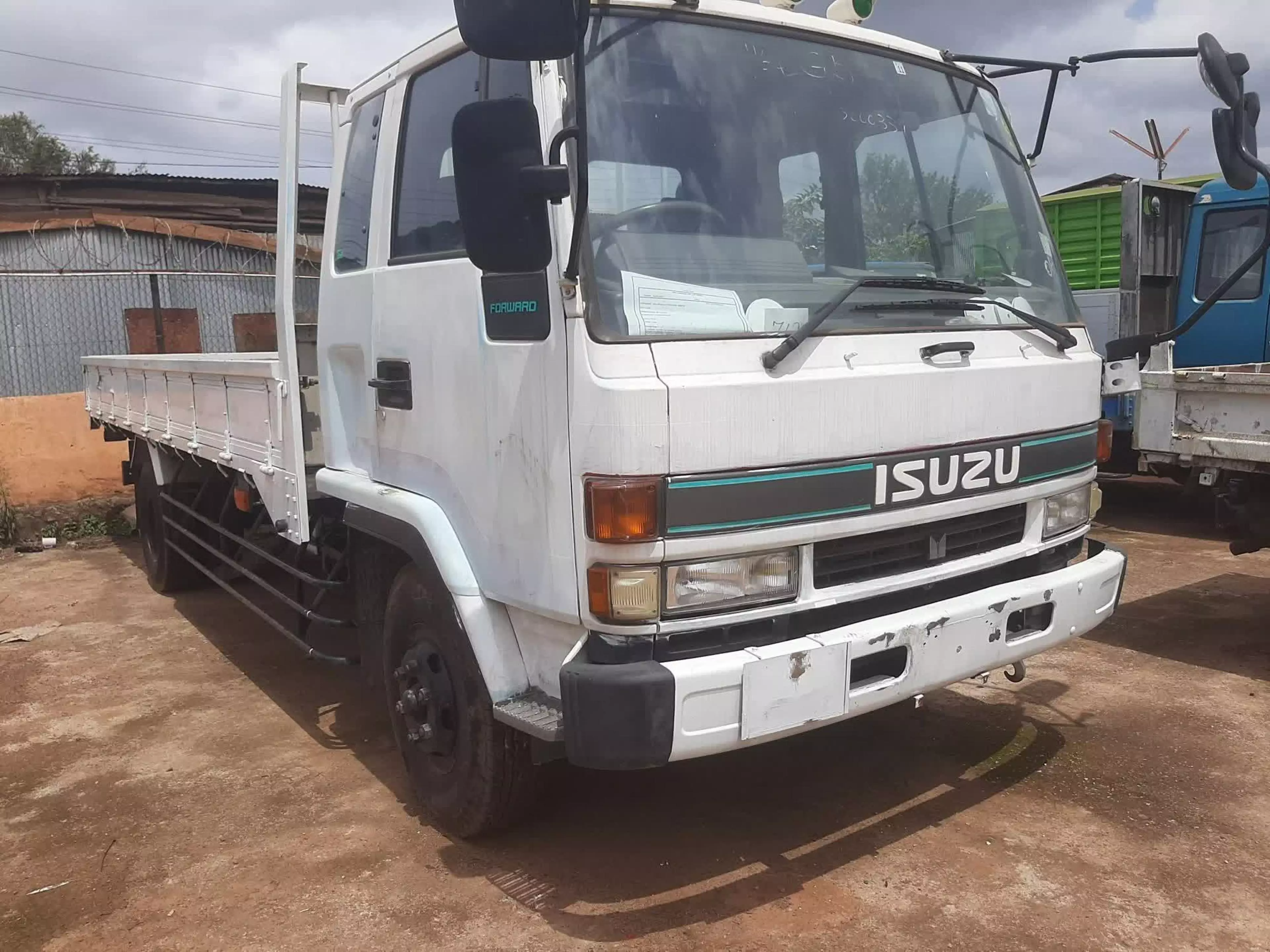 Isuzu Forward  - 1991