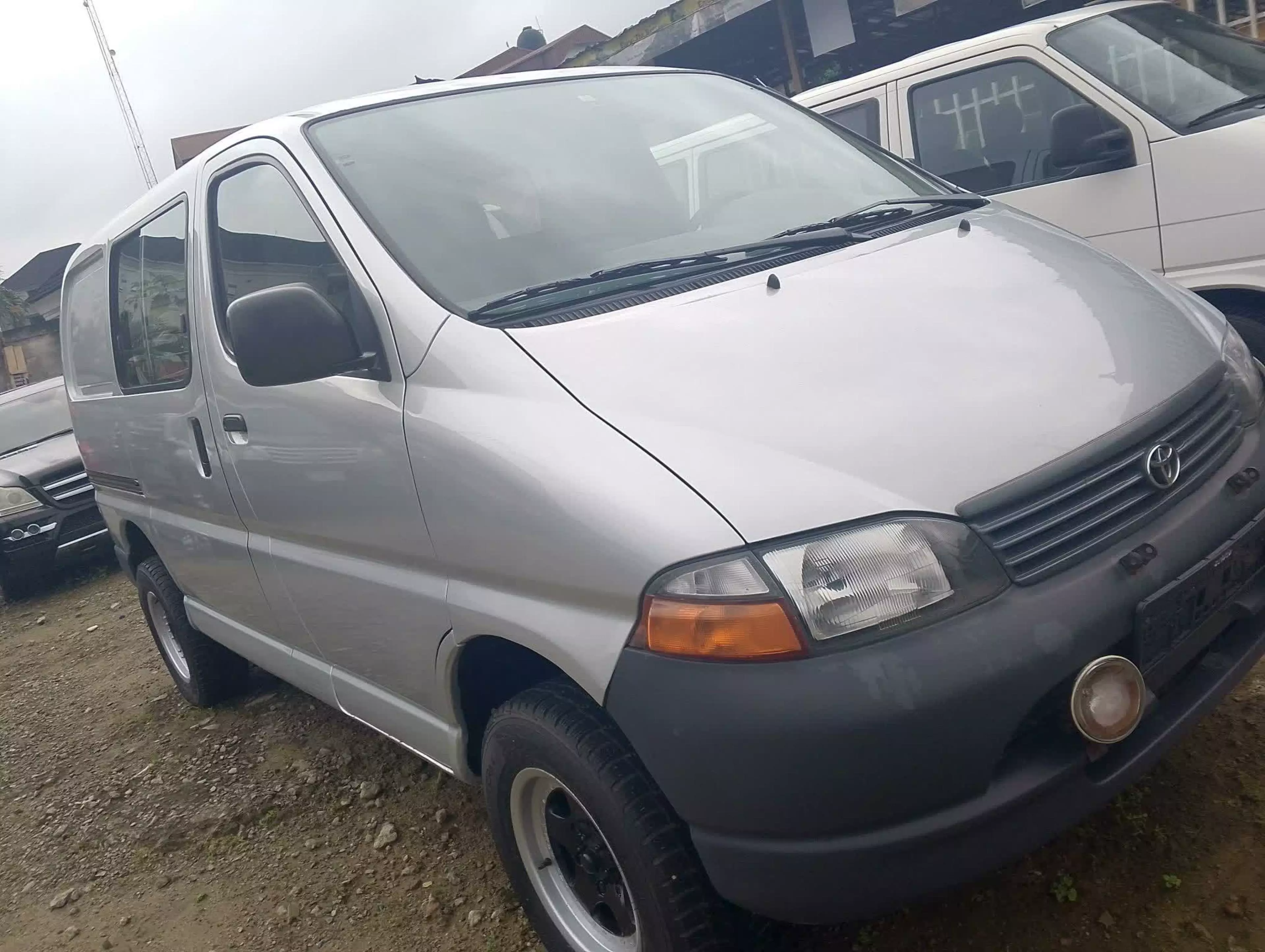 Toyota Hiace - 2004