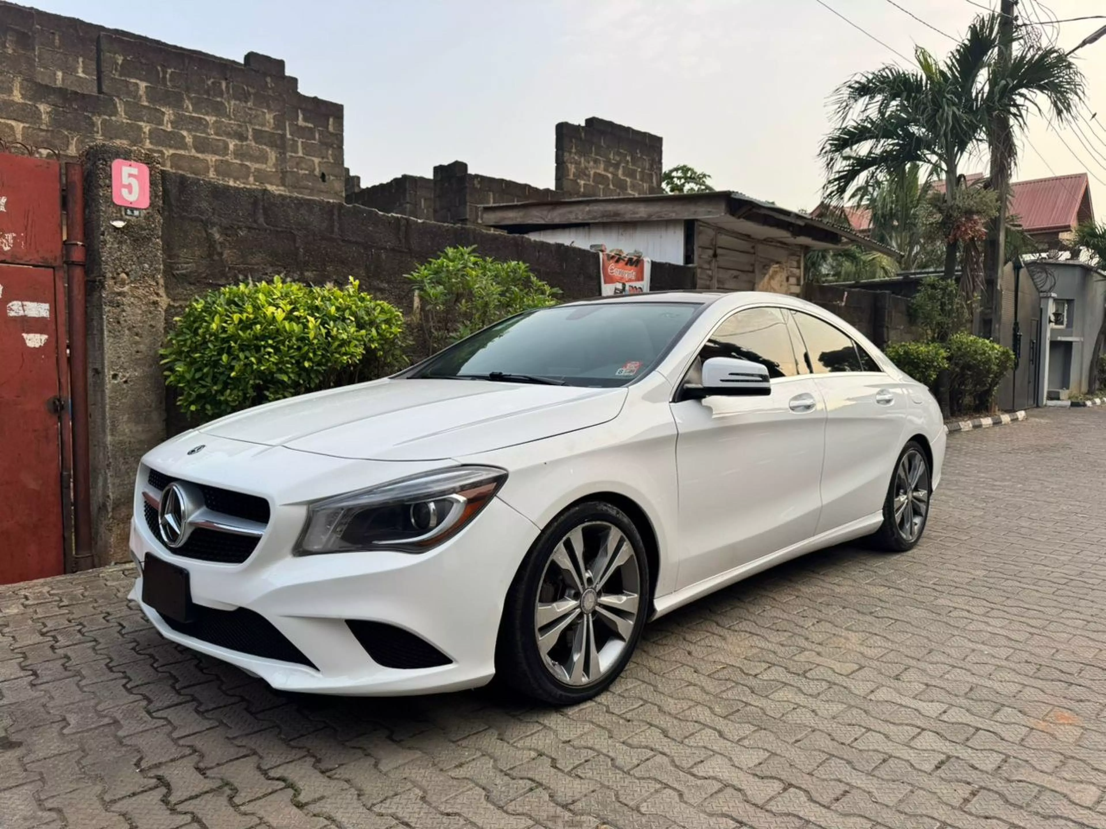 Mercedes-Benz CLA 250  - 2014