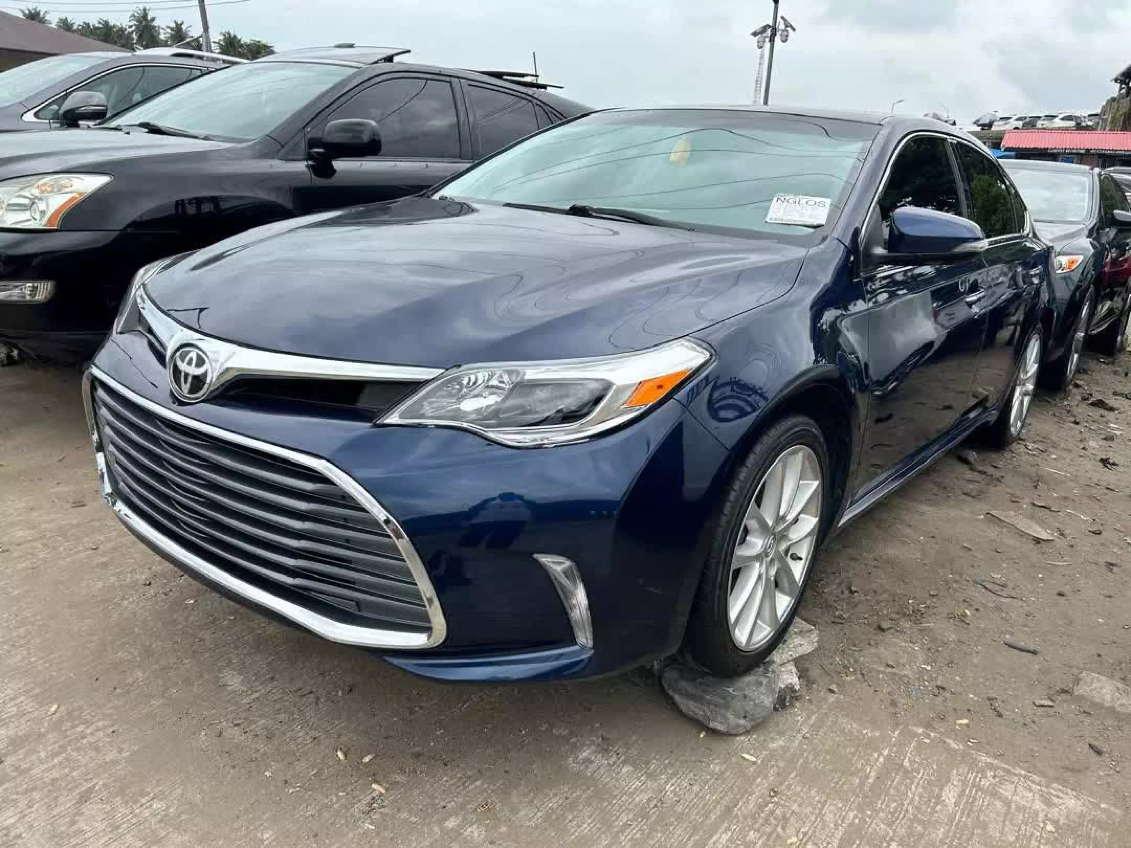 Toyota Avalon  - 2013