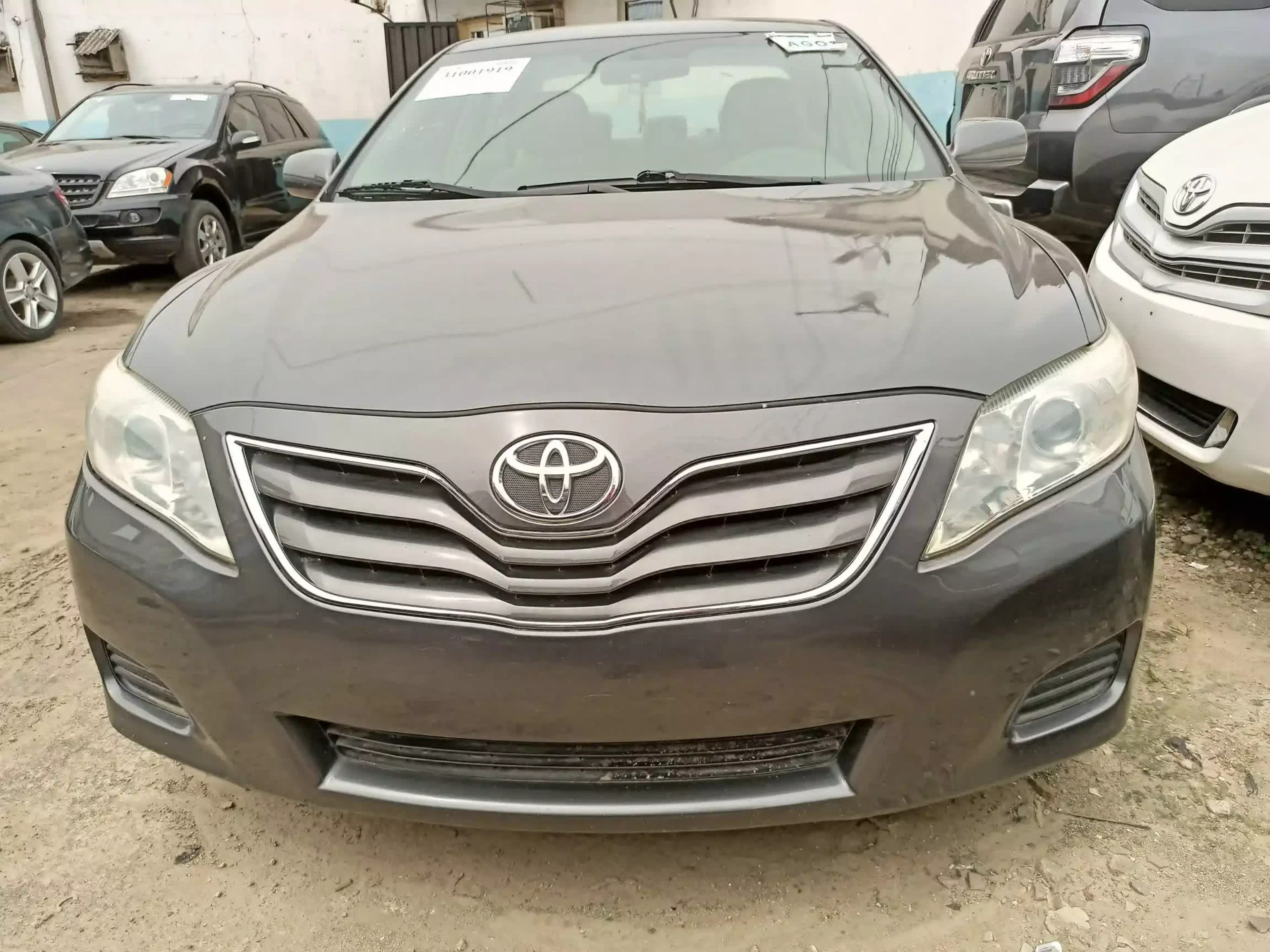 Toyota Camry  - 2010